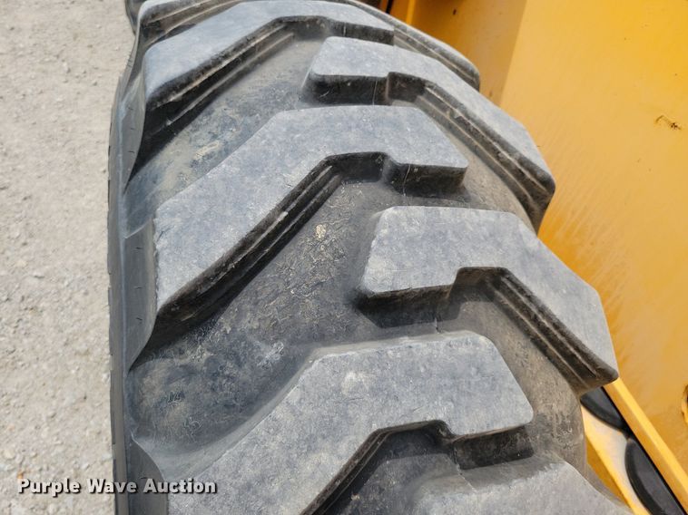 image for item JO9174 2009 Broderson RT-300-2E  crane