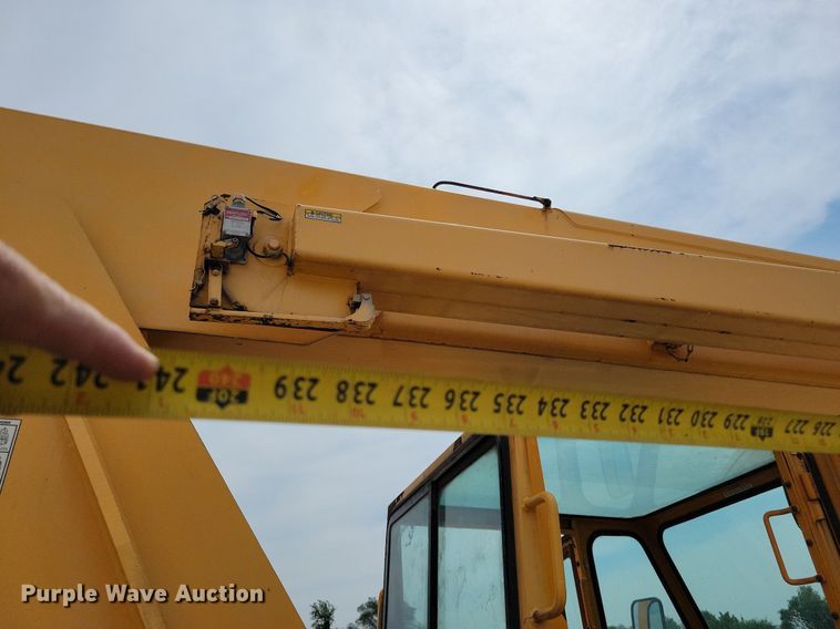 image for item JO9174 2009 Broderson RT-300-2E  crane