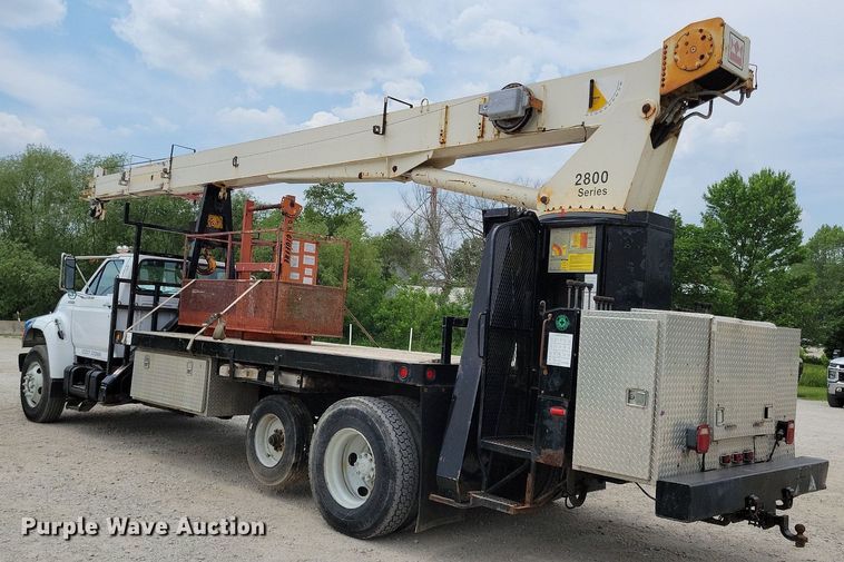 image for item JO9175 1999 Ford F800  crane truck