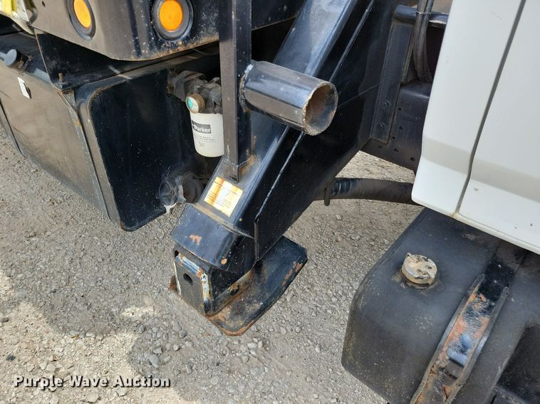 image for item JO9175 1999 Ford F800  crane truck