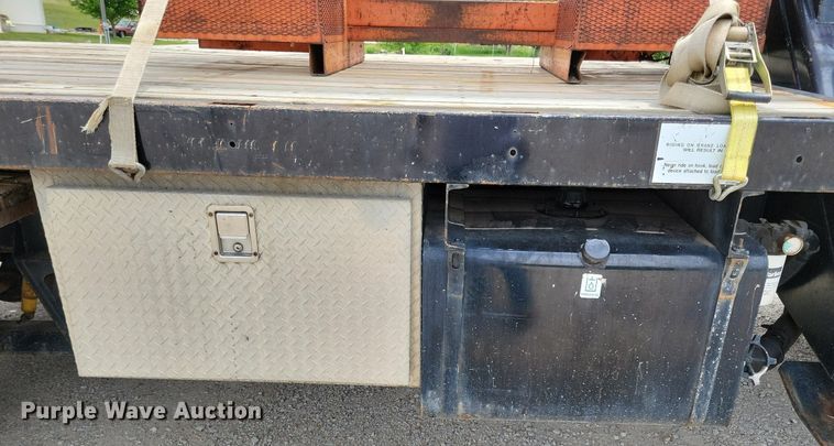 image for item JO9175 1999 Ford F800  crane truck