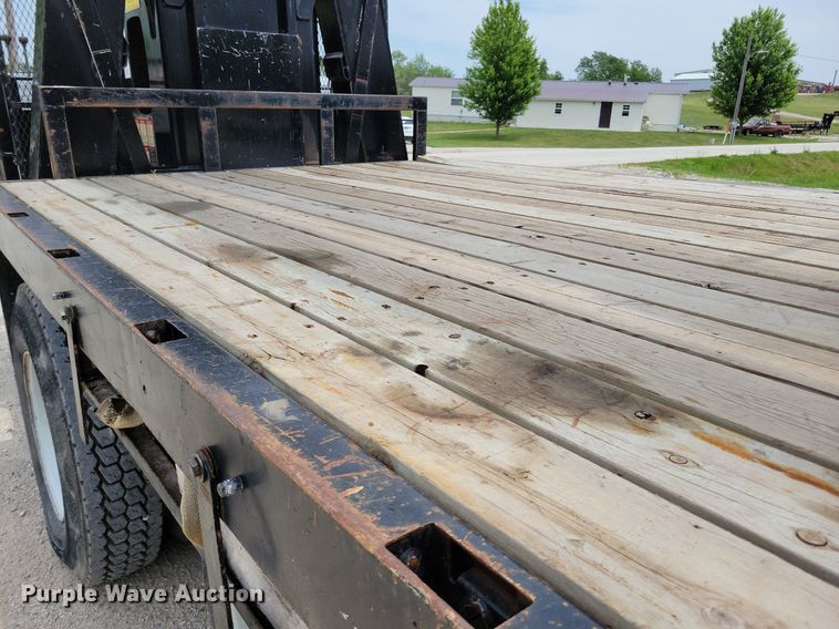 image for item JO9175 1999 Ford F800  crane truck