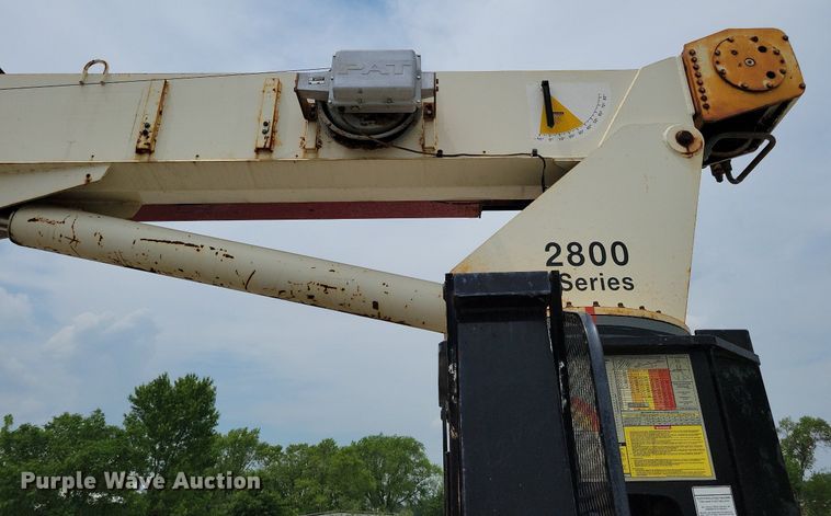 image for item JO9175 1999 Ford F800  crane truck