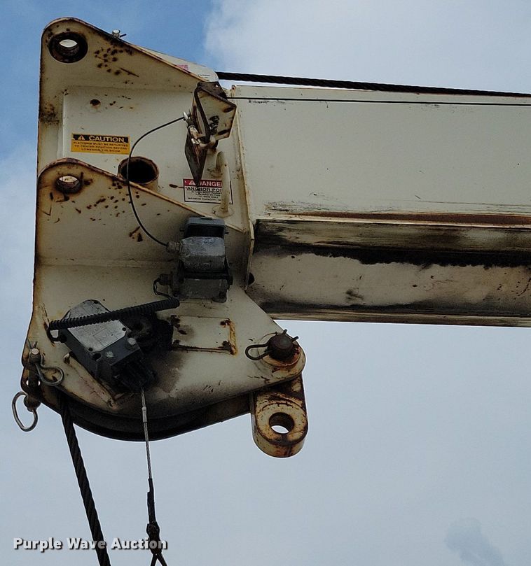 image for item JO9175 1999 Ford F800  crane truck