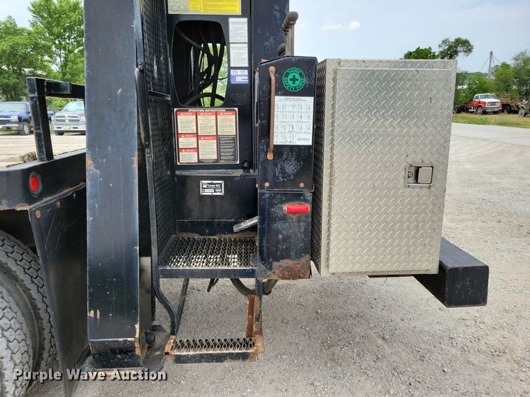 image for item JO9175 1999 Ford F800  crane truck