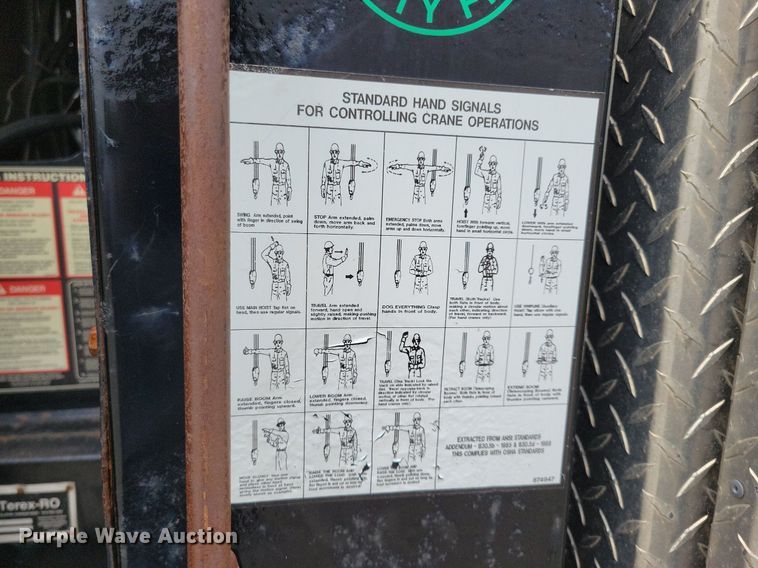 image for item JO9175 1999 Ford F800  crane truck