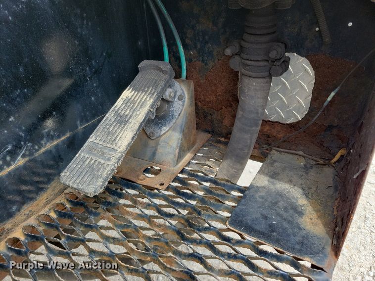 image for item JO9175 1999 Ford F800  crane truck