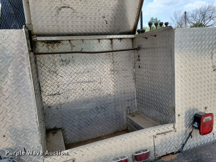 image for item JO9175 1999 Ford F800  crane truck