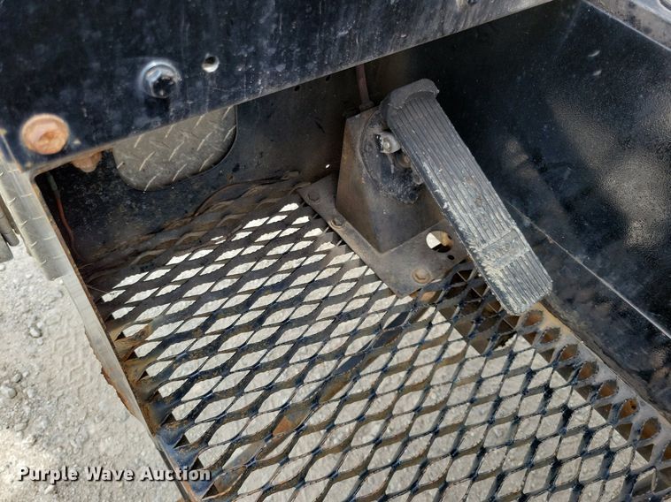 image for item JO9175 1999 Ford F800  crane truck