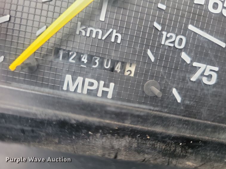 image for item JO9175 1999 Ford F800  crane truck