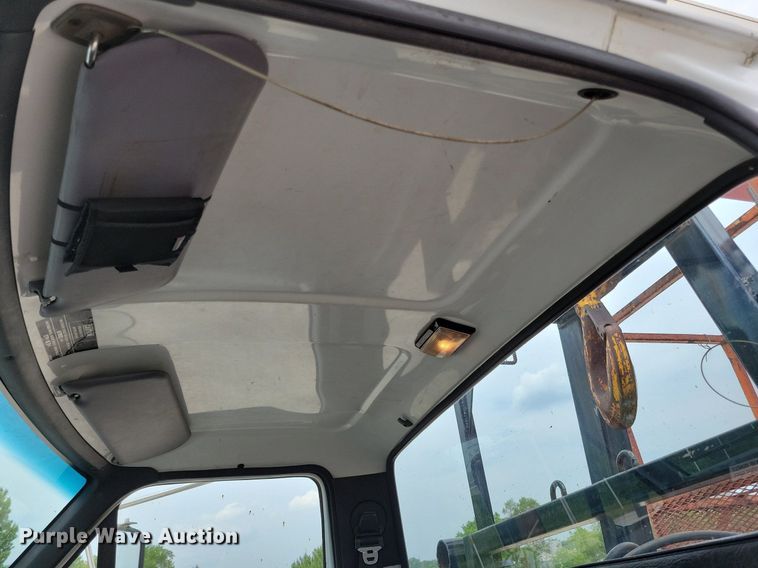 image for item JO9175 1999 Ford F800  crane truck