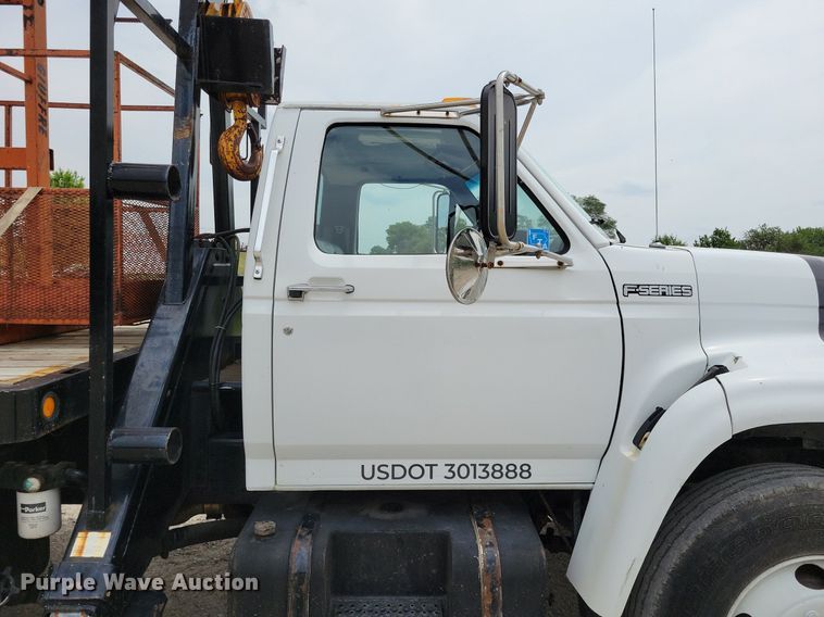 image for item JO9175 1999 Ford F800  crane truck
