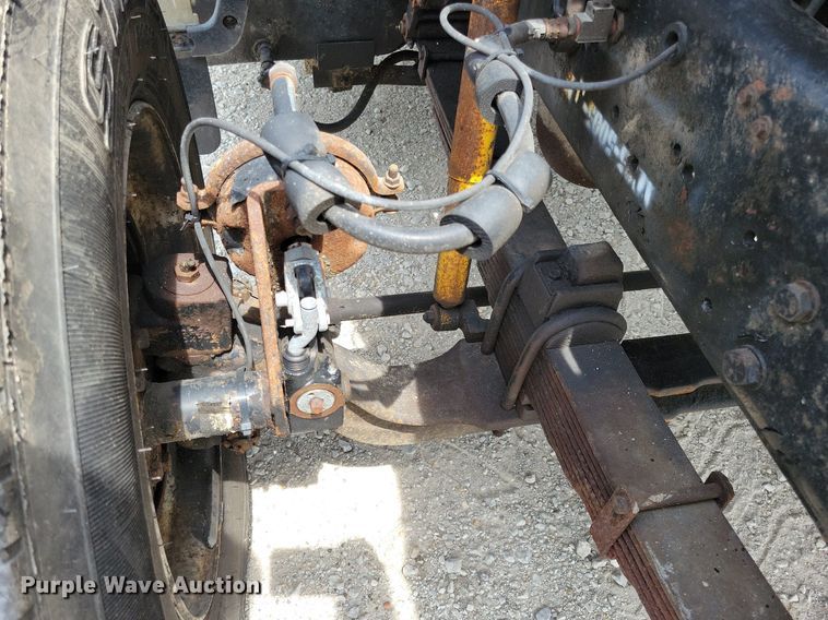 image for item JO9175 1999 Ford F800  crane truck