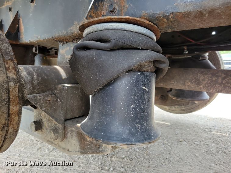 image for item JO9175 1999 Ford F800  crane truck