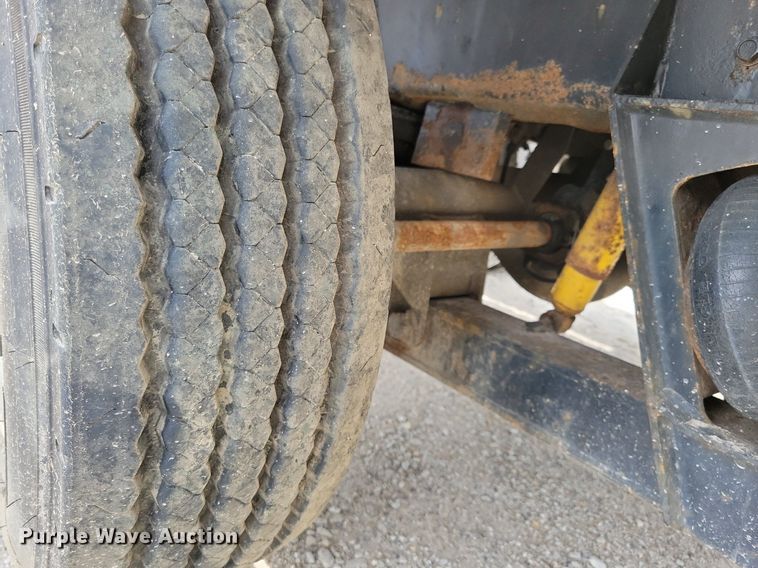 image for item JO9175 1999 Ford F800  crane truck