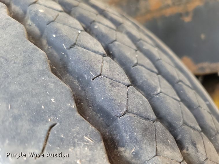 image for item JO9175 1999 Ford F800  crane truck