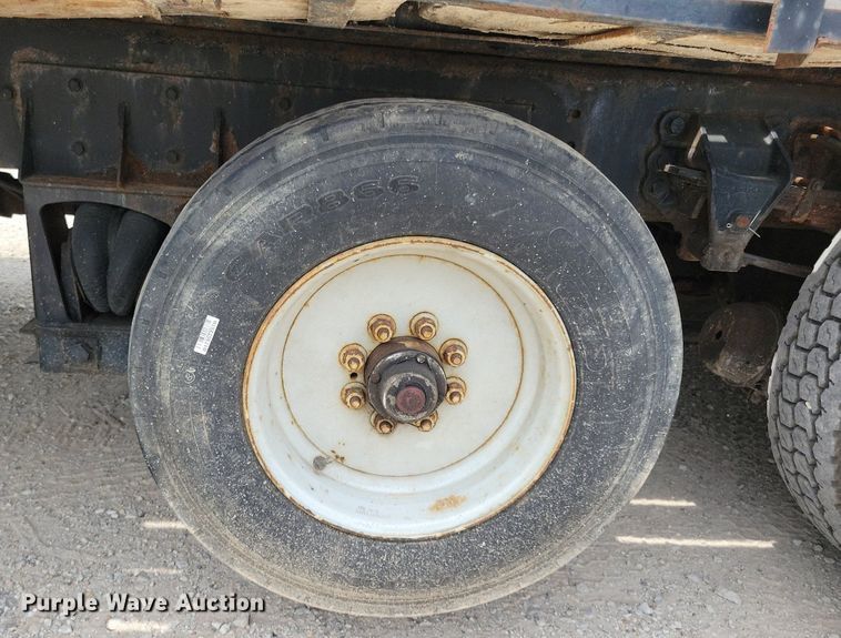 image for item JO9175 1999 Ford F800  crane truck