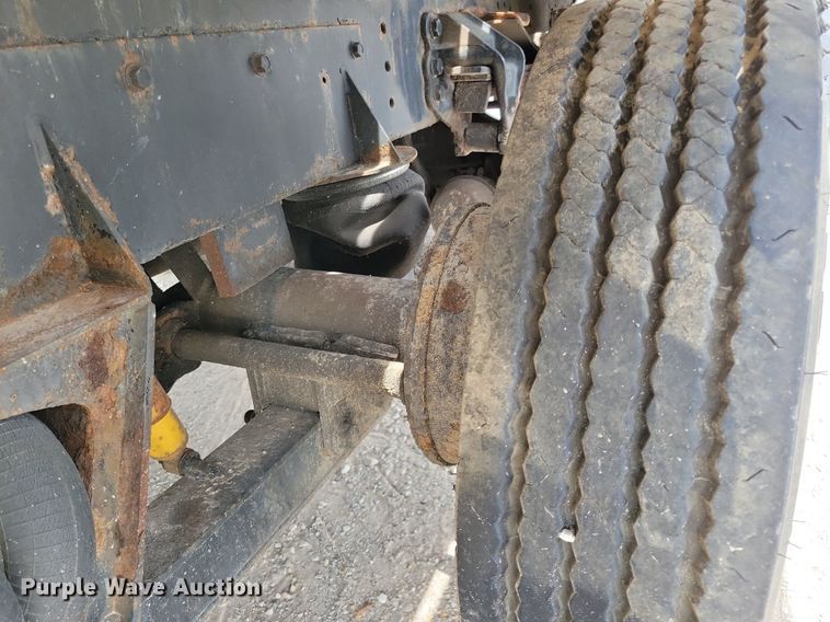 image for item JO9175 1999 Ford F800  crane truck