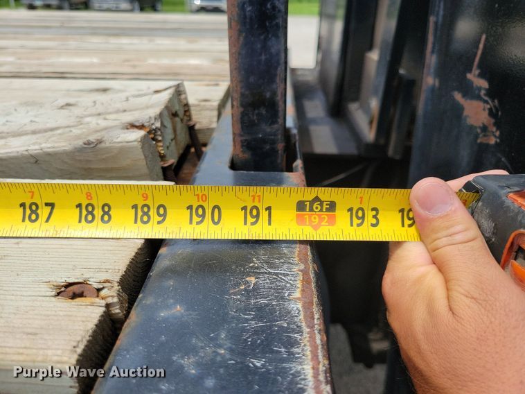 image for item JO9175 1999 Ford F800  crane truck