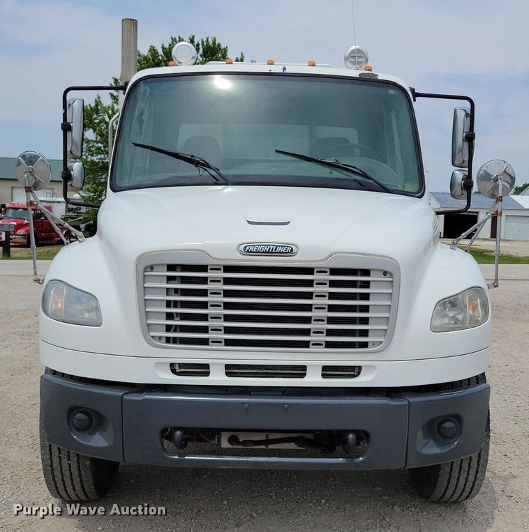 image for item JO9176 2007 Freightliner Business Class M2 106  fuel truck