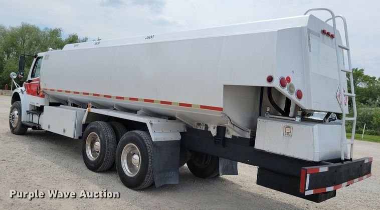 image for item JO9176 2007 Freightliner Business Class M2 106  fuel truck