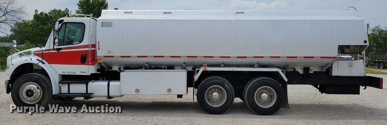 image for item JO9176 2007 Freightliner Business Class M2 106  fuel truck