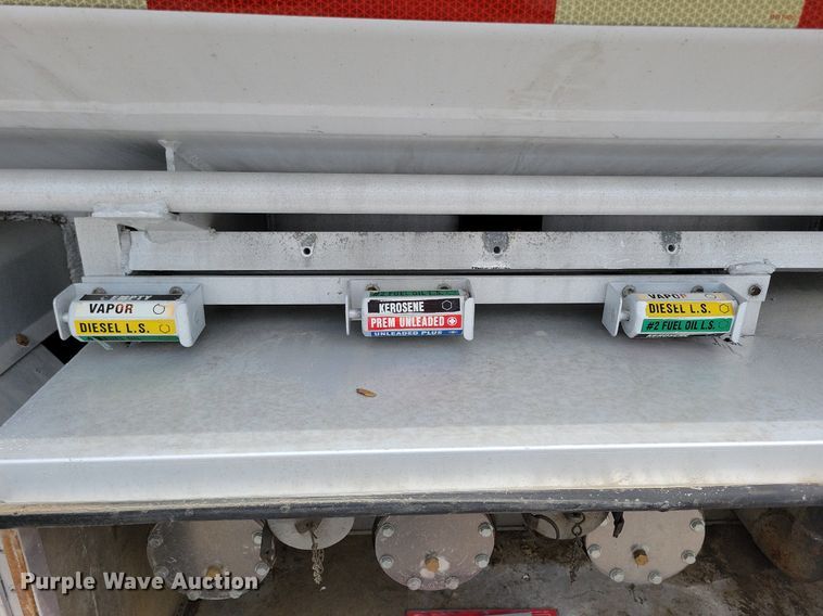 image for item JO9176 2007 Freightliner Business Class M2 106  fuel truck