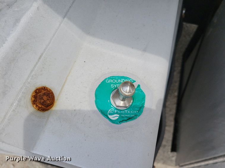 image for item JO9176 2007 Freightliner Business Class M2 106  fuel truck