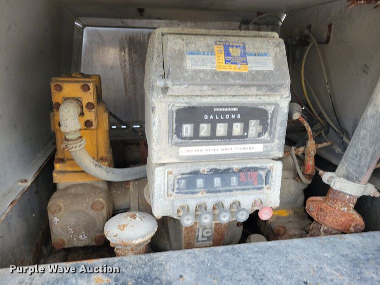 image for item JO9176 2007 Freightliner Business Class M2 106  fuel truck