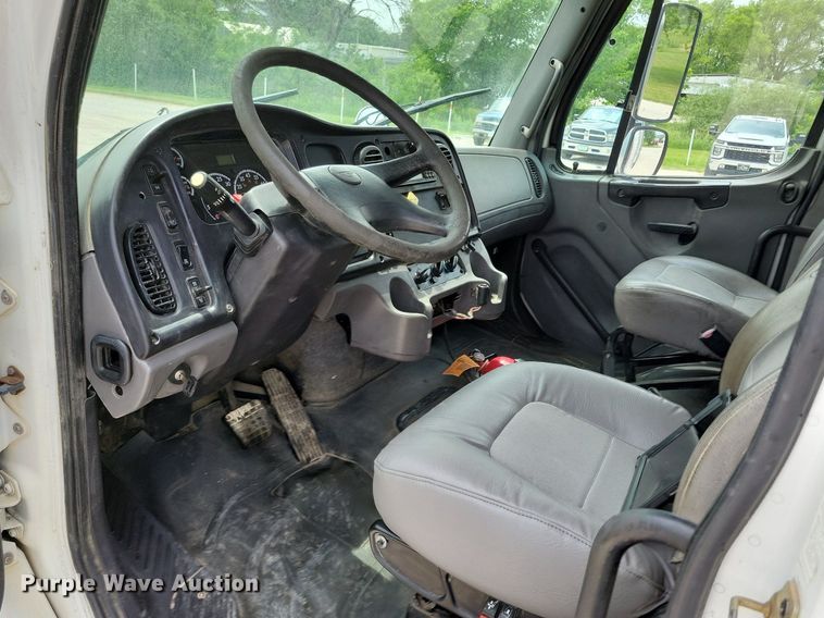 image for item JO9176 2007 Freightliner Business Class M2 106  fuel truck