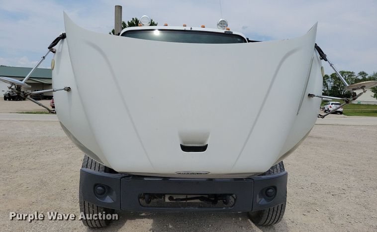 image for item JO9176 2007 Freightliner Business Class M2 106  fuel truck