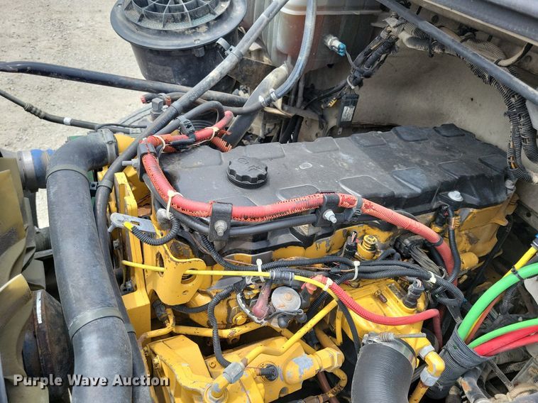 image for item JO9176 2007 Freightliner Business Class M2 106  fuel truck