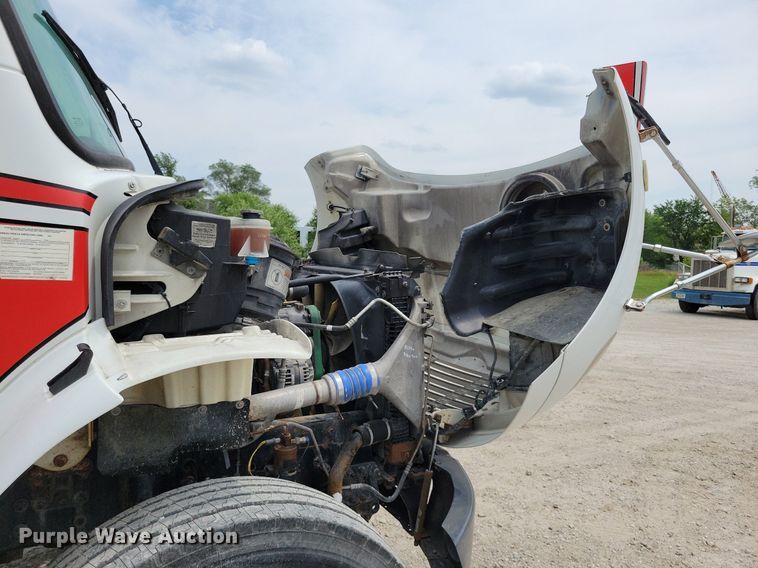 image for item JO9176 2007 Freightliner Business Class M2 106  fuel truck