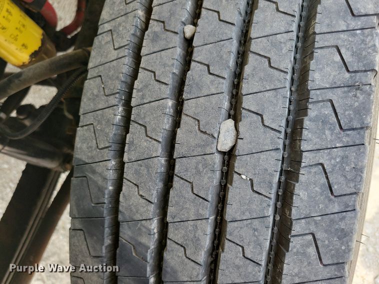 image for item JO9176 2007 Freightliner Business Class M2 106  fuel truck