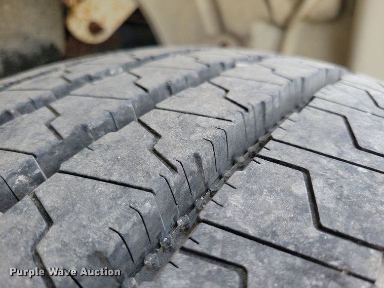 image for item JO9176 2007 Freightliner Business Class M2 106  fuel truck