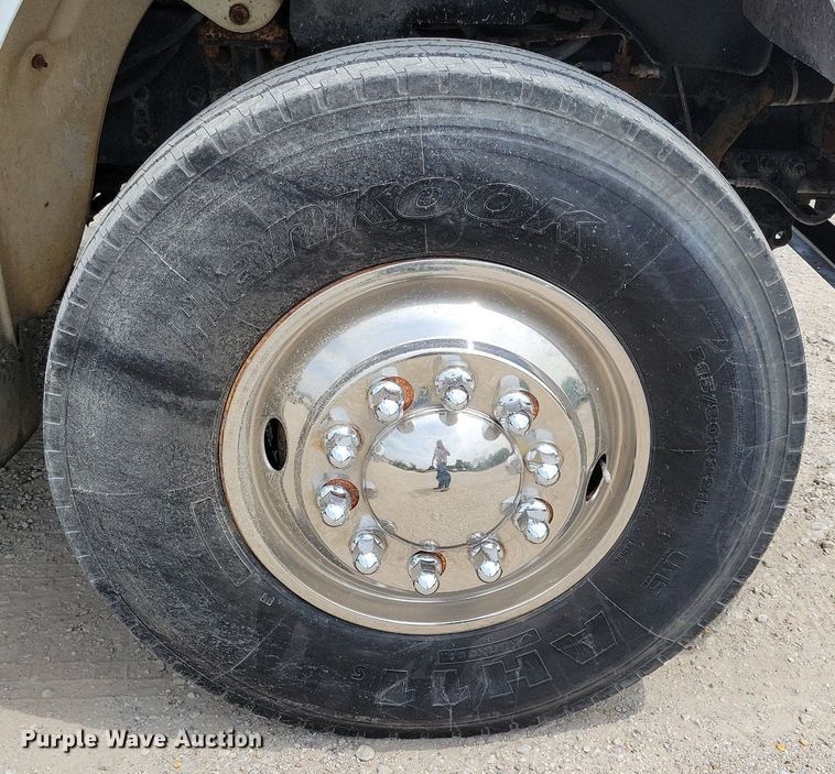 image for item JO9176 2007 Freightliner Business Class M2 106  fuel truck