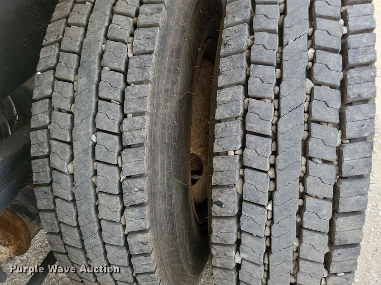 image for item JO9176 2007 Freightliner Business Class M2 106  fuel truck