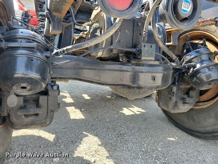 image for item JO9177 2000 Mack RD690S  semi truck