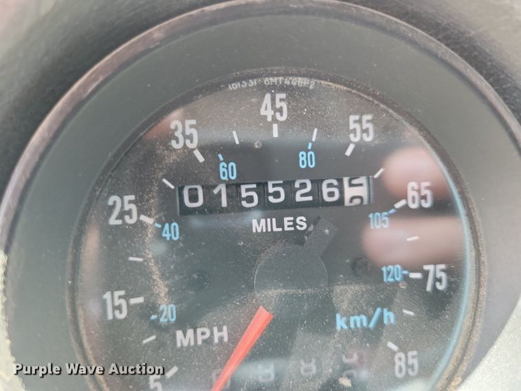 image for item JO9177 2000 Mack RD690S  semi truck