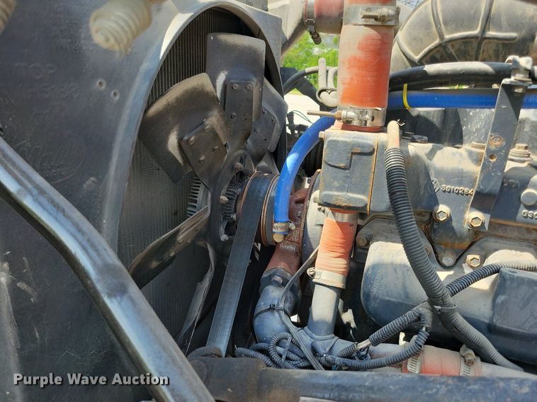 image for item JO9177 2000 Mack RD690S  semi truck