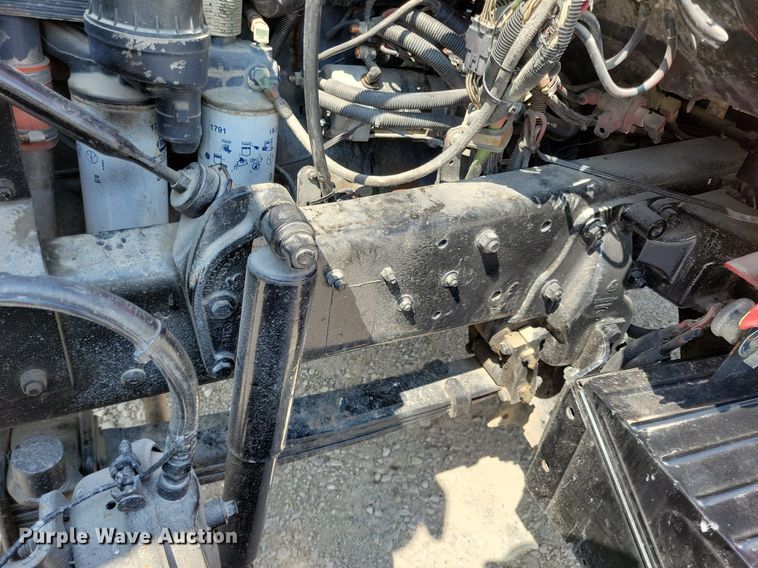 image for item JO9177 2000 Mack RD690S  semi truck