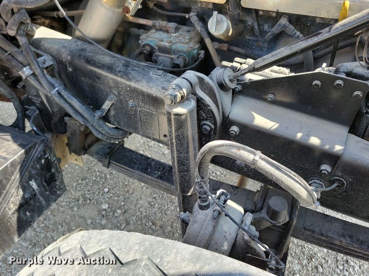 image for item JO9177 2000 Mack RD690S  semi truck