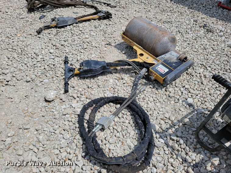 image for item JO9179 Curb Roller CR1528  curb roller