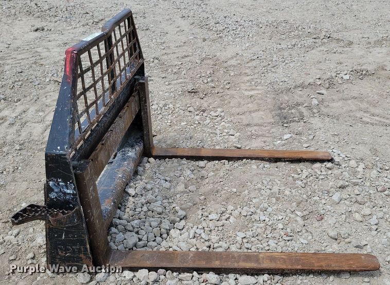 image for item JO9182 46" L skid steer forks