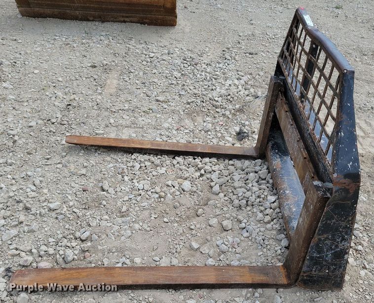 image for item JO9182 46" L skid steer forks