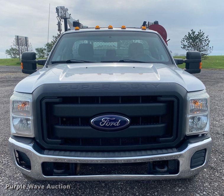 image for item JW9280 2015 Ford F350 Super Duty XL  utility bed pickup truck