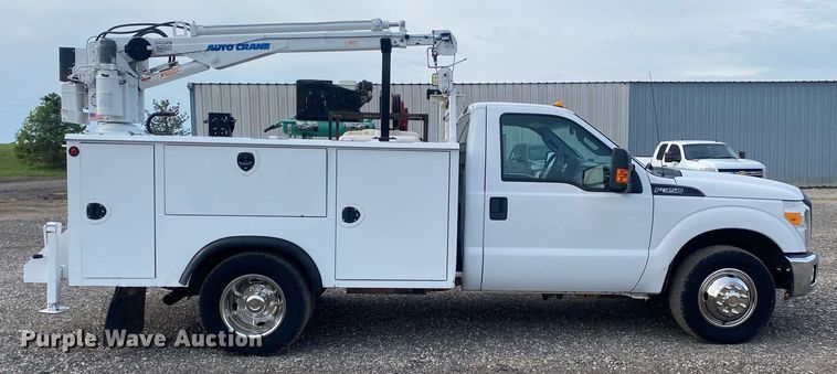 image for item JW9280 2015 Ford F350 Super Duty XL  utility bed pickup truck