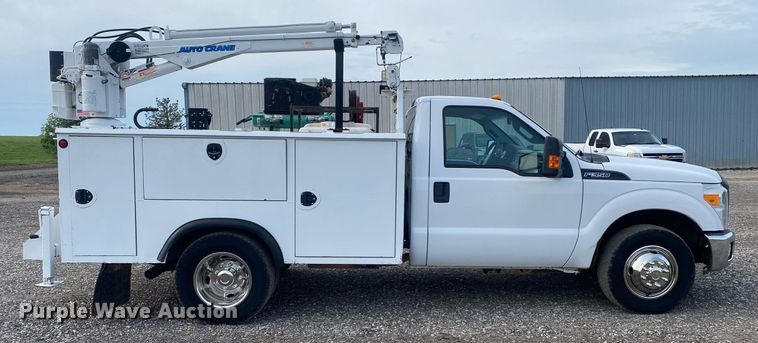 image for item JW9280 2015 Ford F350 Super Duty XL  utility bed pickup truck