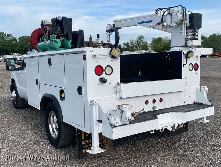 image for item JW9280 2015 Ford F350 Super Duty XL  utility bed pickup truck