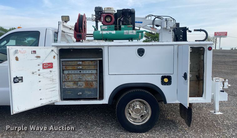 image for item JW9280 2015 Ford F350 Super Duty XL  utility bed pickup truck